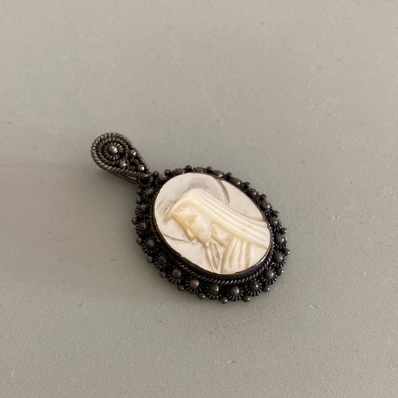 Vintage Jerusalem Pendant Religious Christian Necklace Oval Sterling and Shell - Picture 1 of 6